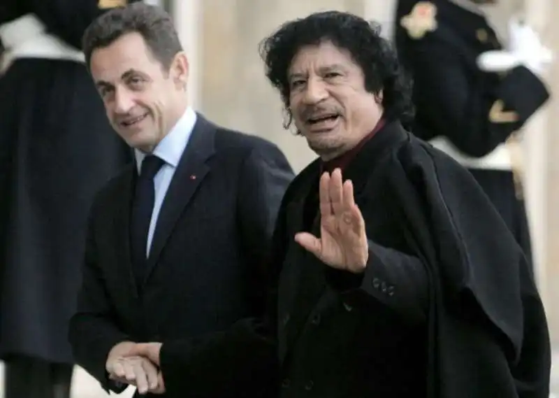 nicolas sarkozy   muammar gheddafi    1