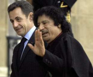 nicolas sarkozy muammar gheddafi 2