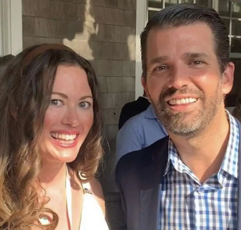 noelle dunphy  con donald trump jr 