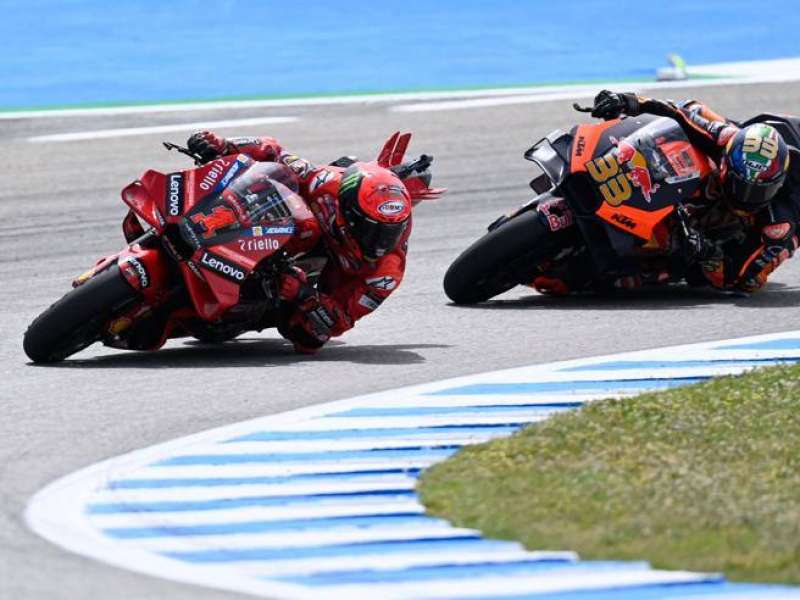 pecco bagnaia su ducati a jerez 1