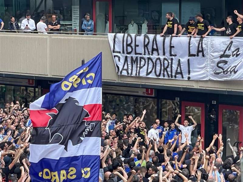 protesta dei tifosi della sampdoria 2