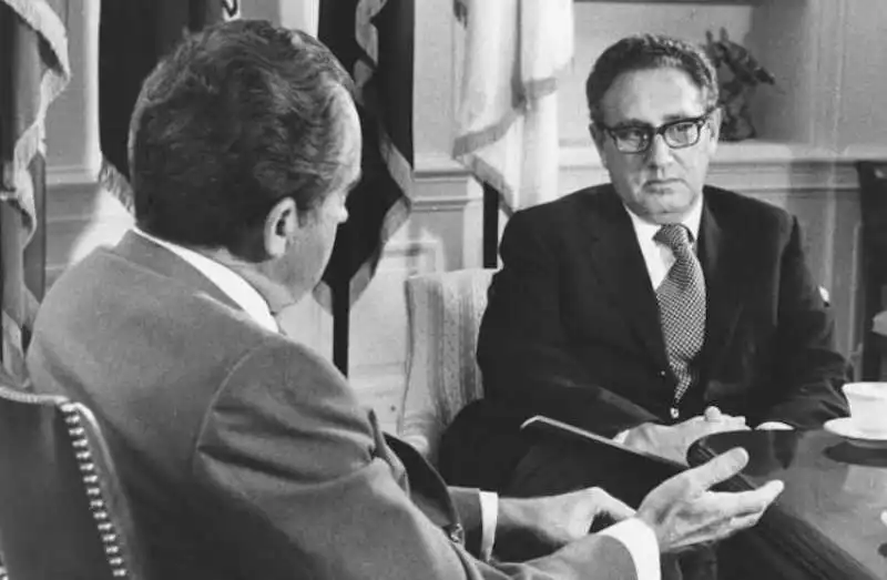 richard nixon henry kissinger (2)