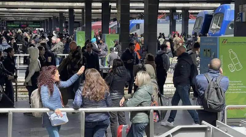 ritardi a termini per guasto treno roma milano 