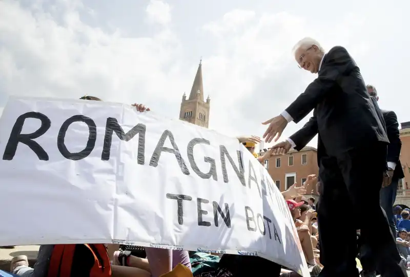 sergio mattarella visita le zone colpite dall alluvione in emilia romagna