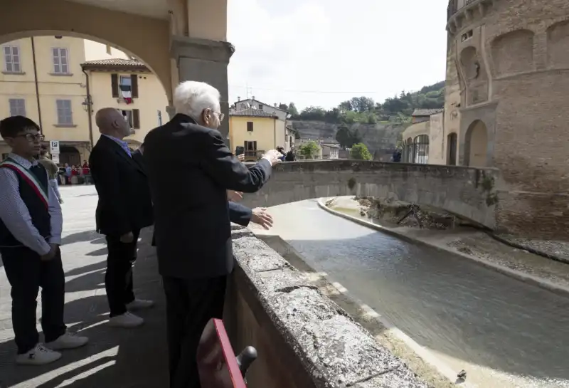 sergio mattarella visita le zone colpite dall alluvione in emilia romagna 6