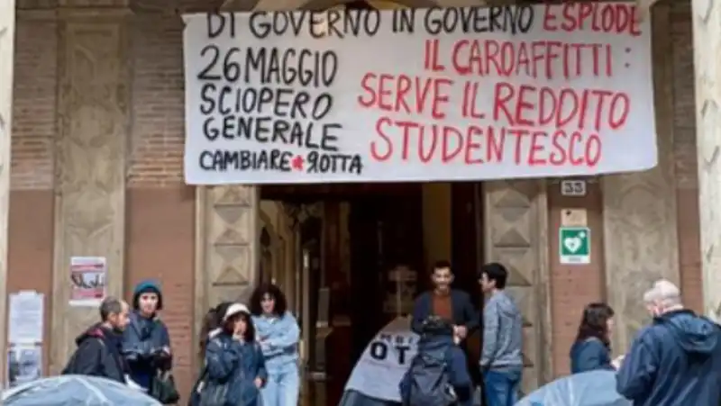 studenti in tenda all universita di bologna 2