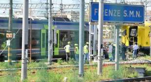 treno deragliato a firenze santa maria novella