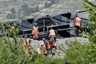 treno deragliato in crimea 3