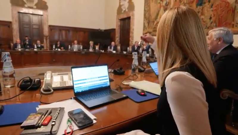 video di giorgia meloni sul decreto lavoro 6