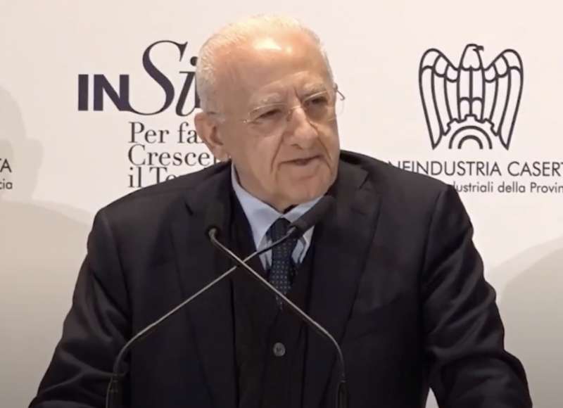 vincenzo de luca all assemblea di confindustria caserta