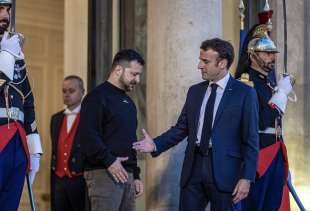 volodymyr zelensky con emmanuel macron a parigi 3