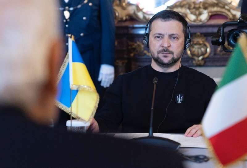 volodymyr zelensky durante il colloquio con sergio mattarella al quirinale