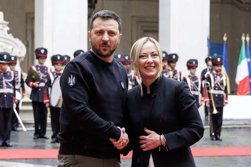 volodymyr zelensky e giorgia meloni  a palazzo chigi   7