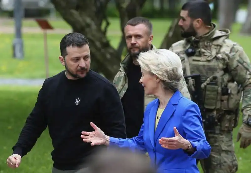  volodymyr zelensky  e ursula von der leyen a kiev 