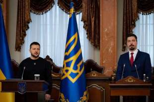 zelensky con il capo della Corte Suprema Ucraina Vsevolod Knyazev