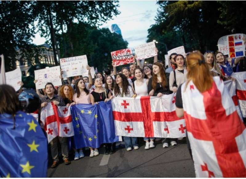 a tbilisi in georgia proteste contro la legge sugli agenti stranieri