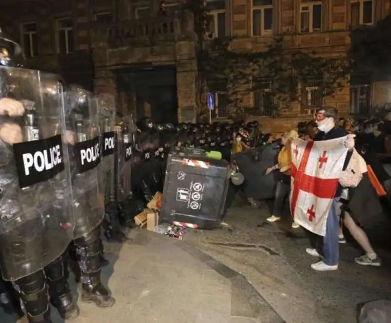 in georgia proteste contro la legge sugli agenti stranieri 