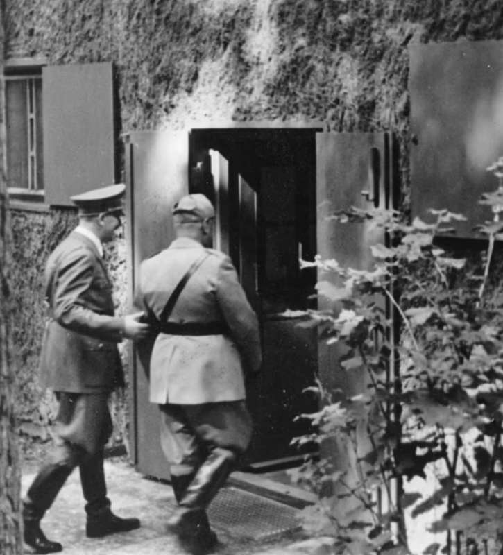 adolf hitler e benito mussolini bunker wolfsschanze