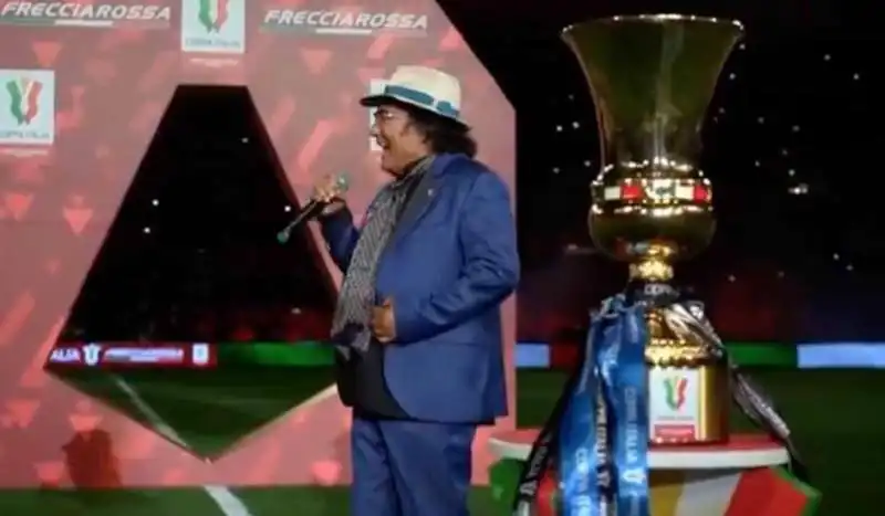 al bano canta l'inno di mameli prima della finale di coppa italia 2