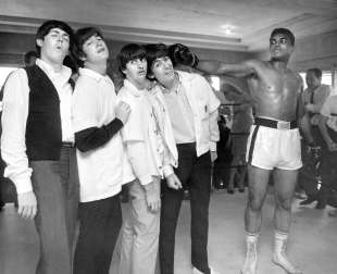 beatles cassius clay ph harry benson 2