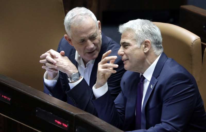 benny gantz yair lapid