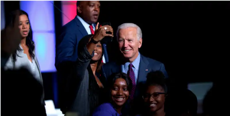 biden tra gli afroamericani a charleston