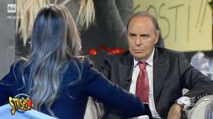 bruno vespa fa il marpione con maria elena boschi striscia la notizia 6