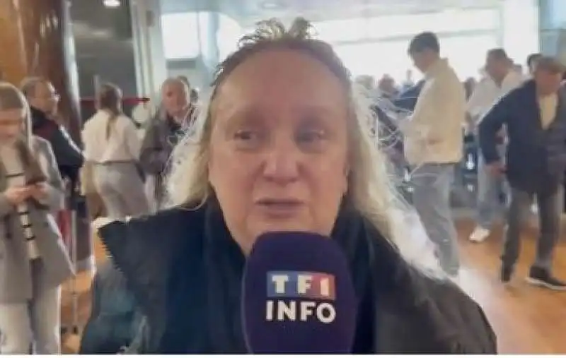 Colombe al comizio di marine le pen