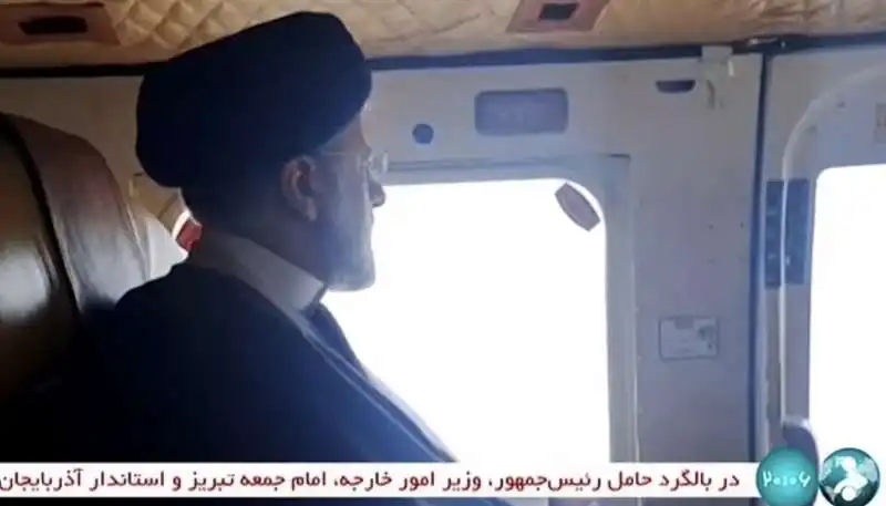 ebrahim raisi in elicottero 