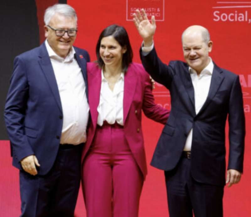 ELLY SCHLEIN E OLAF SCHOLZ AL CONGRESSO DEI SOCIALISTI EUROPEI A BERLINO