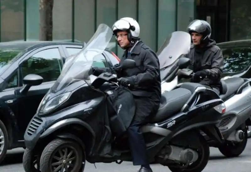 FRANC?OIS HOLLANDE IN SCOOTER