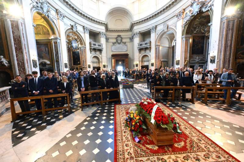 funerali luciano di bacco foto mezzelani gmt15