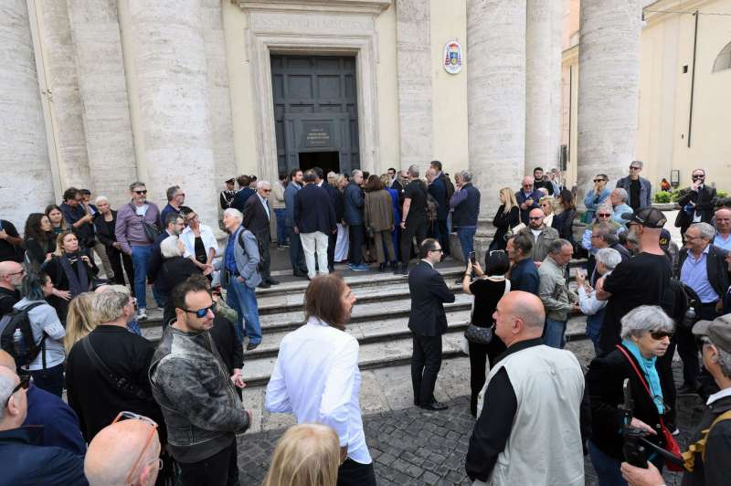 funerali luciano di bacco foto mezzelani gmt26