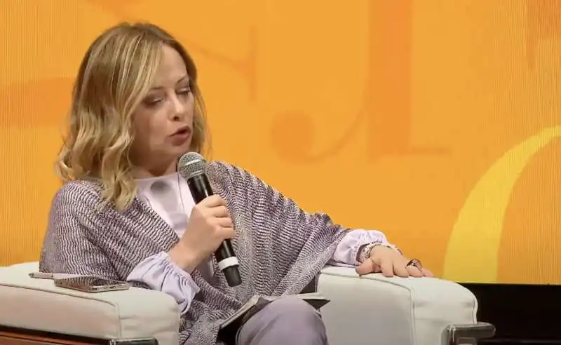 giorgia meloni al festival dell economia di trento   6