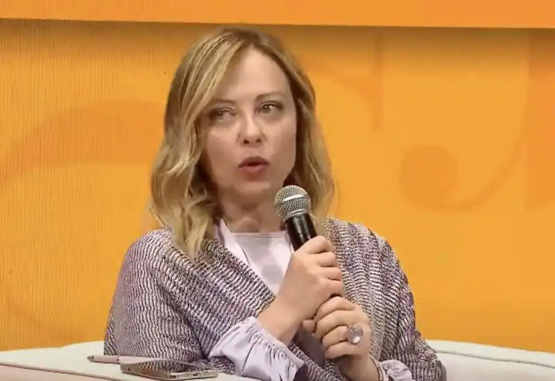 giorgia meloni al festival dell economia di trento   7