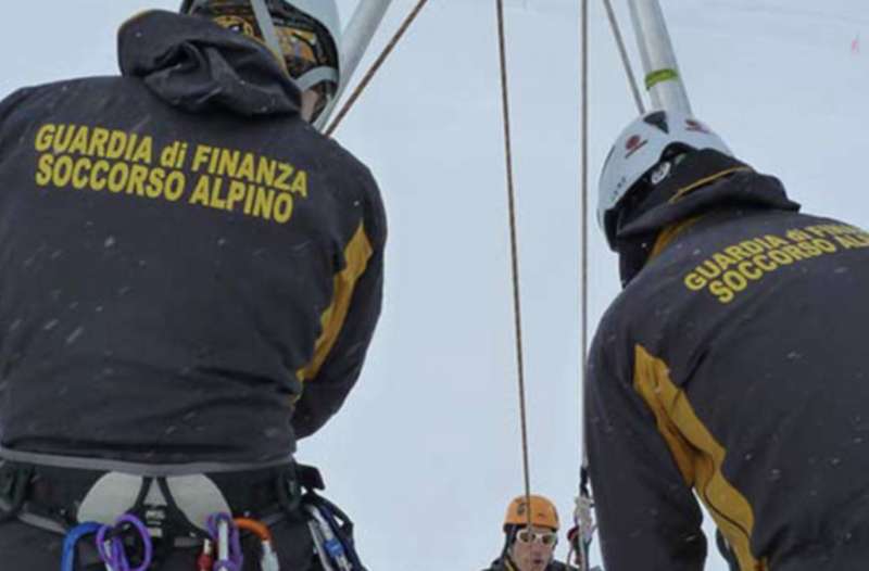 guardia di finanza soccorso alpino 4