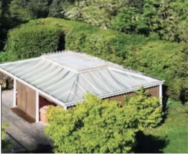 IL GAZEBO IN GIARDINO A VILLA SANTANCHE - MARINA DI PIETRASANTA