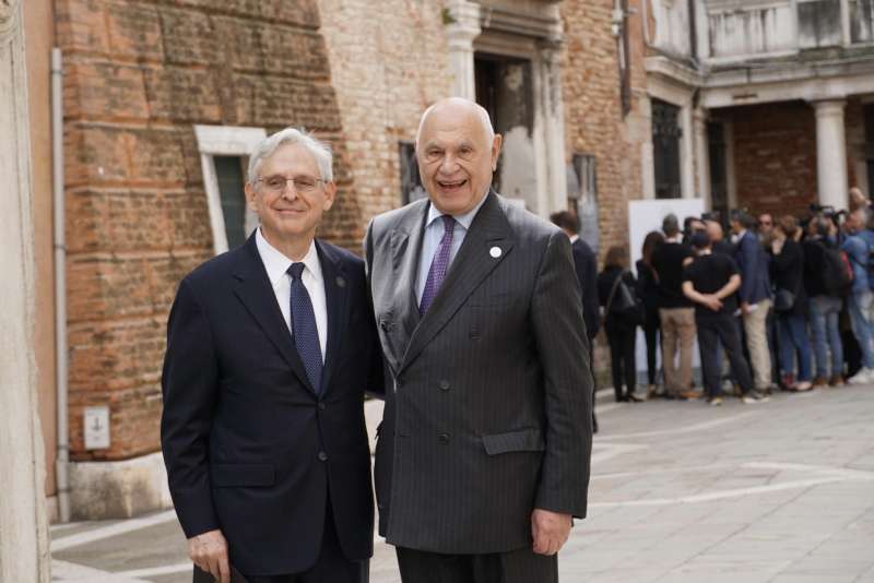 il ministro della giustizia usa merrik garland con carlo nordio al g7 di venezia