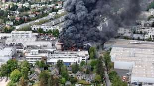 incendio in una fabbrica di berlino