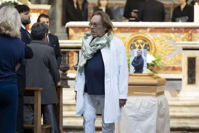 leopoldo mastelloni   al funerale di franco di mare   