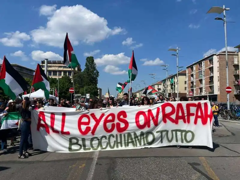 manifestazioni pro palestina al salone del libro di torino. 3