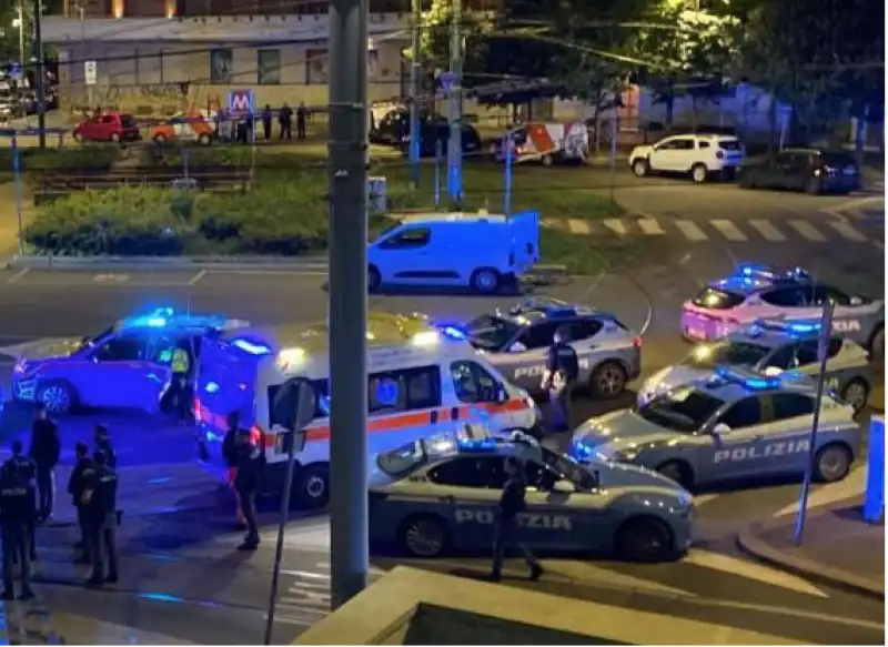 milano stazione lambrate poliziotto accoltellato