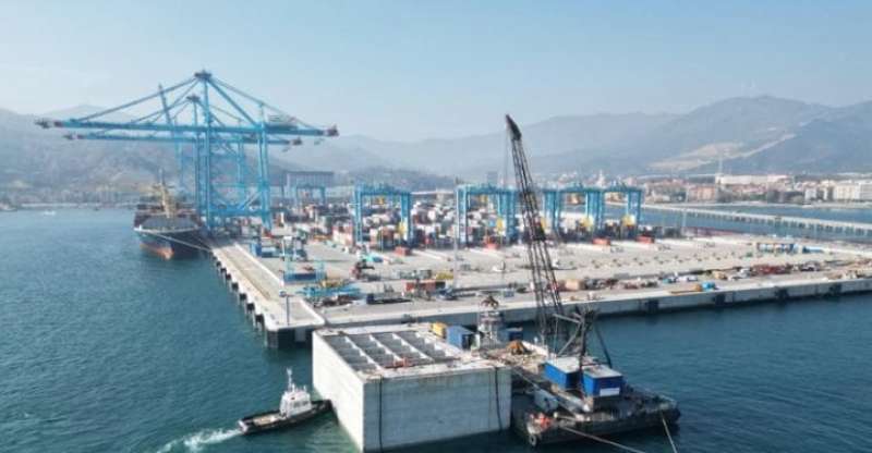 nuova diga al porto di genova - cantieri