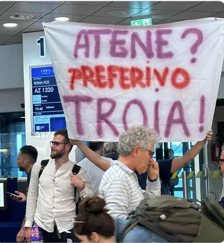 olympiacos fiorentina tifosi viola