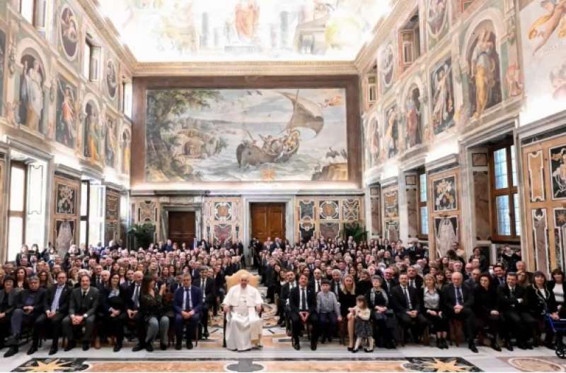 PAPA FRANCESCO CON I DIPENDENTI DEL VATICANO