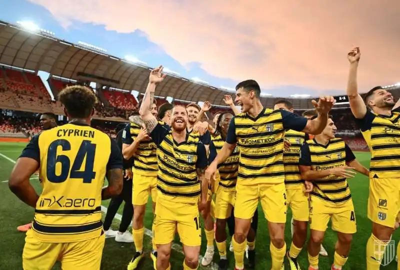 parma promosso in serie a  