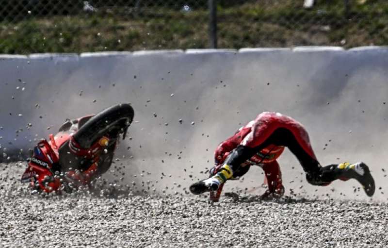 pecco bagnaia - caduta nella sprint race - gp di catalogna