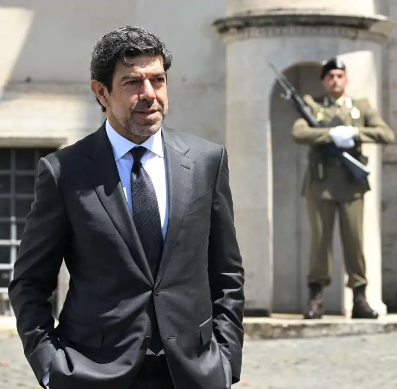 pierfrancesco favino al quirinale