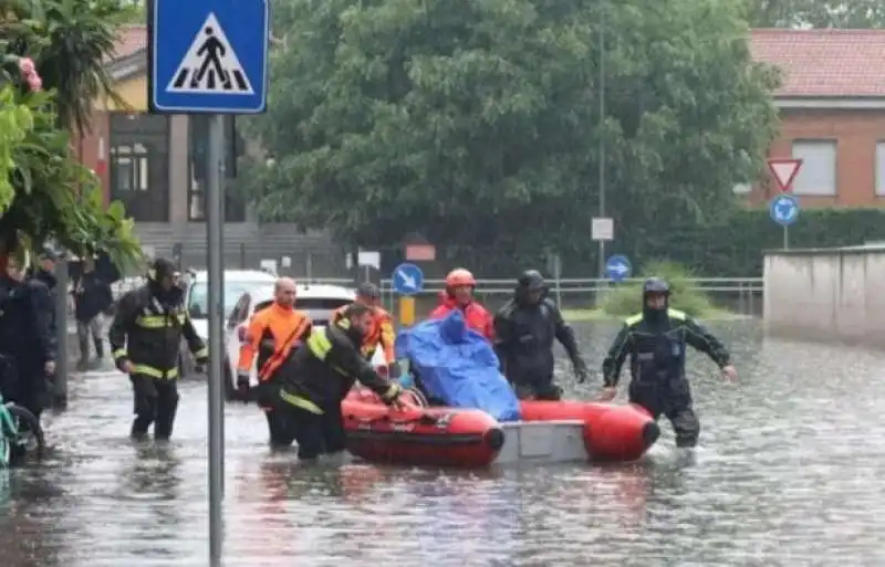 pioggia e allagamenti a milano