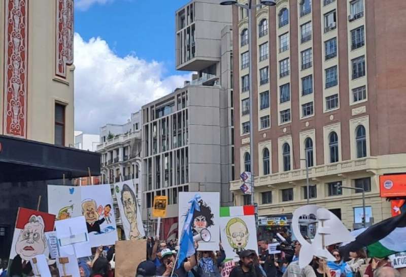 protesta a madrid contro il raduno di ecr 4